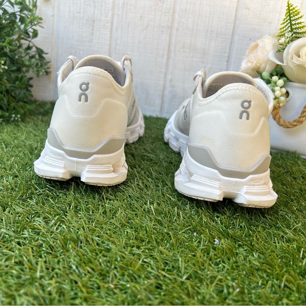 ON Cloud X 4 AD Athletic Shoe women 
$160 size 7.5 gently used
Color:White/ Wolf - Picture 13 of 16